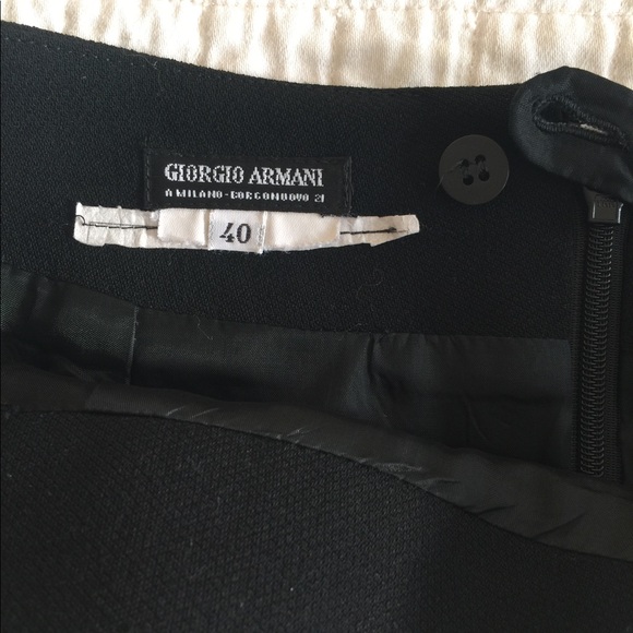 Giorgio Armani black wool miniskirt w/back buttons - Picture 7 of 7